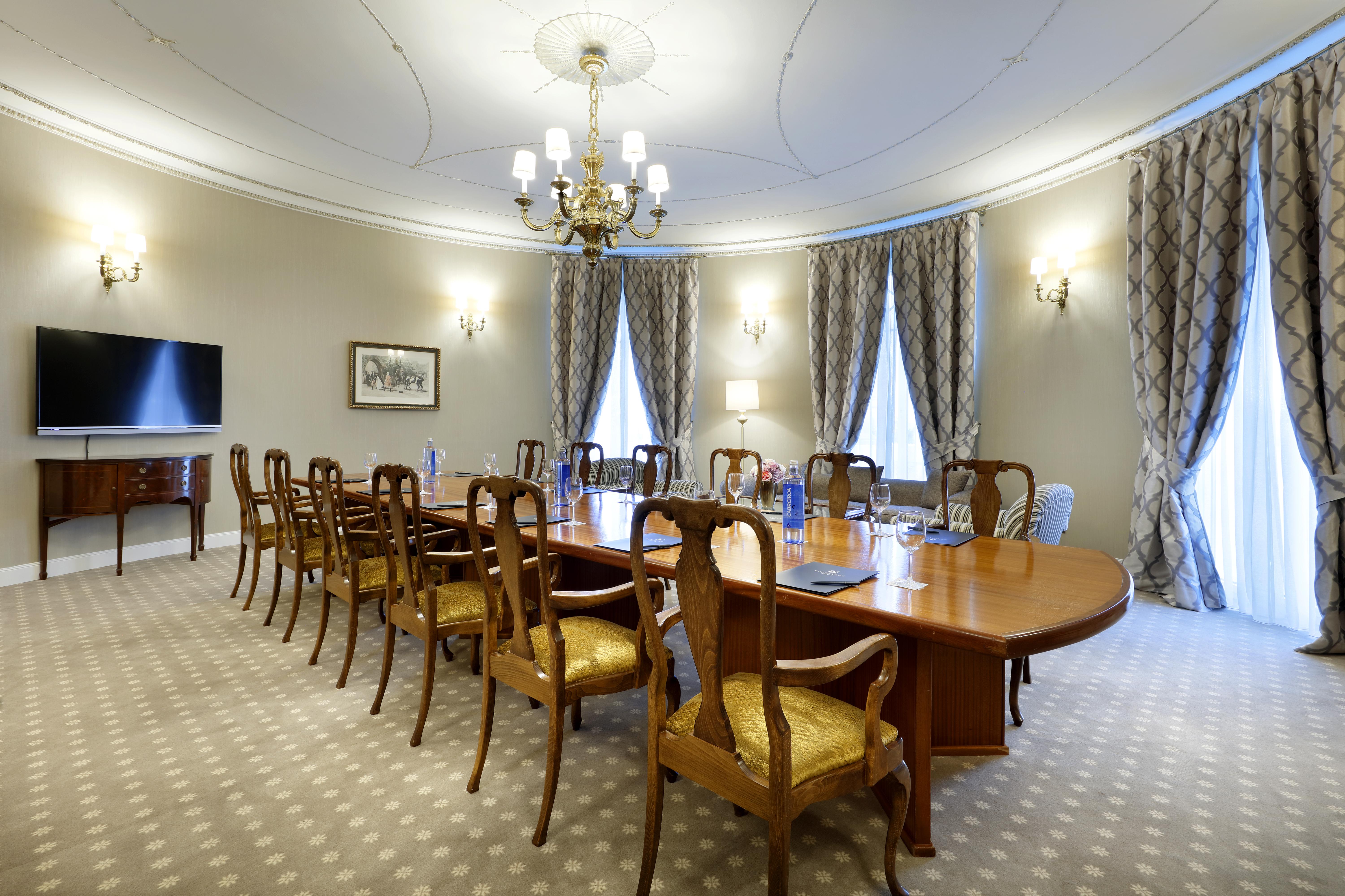 Eurostars Hotel Real Santander Exterior photo The boardroom of the President's Office